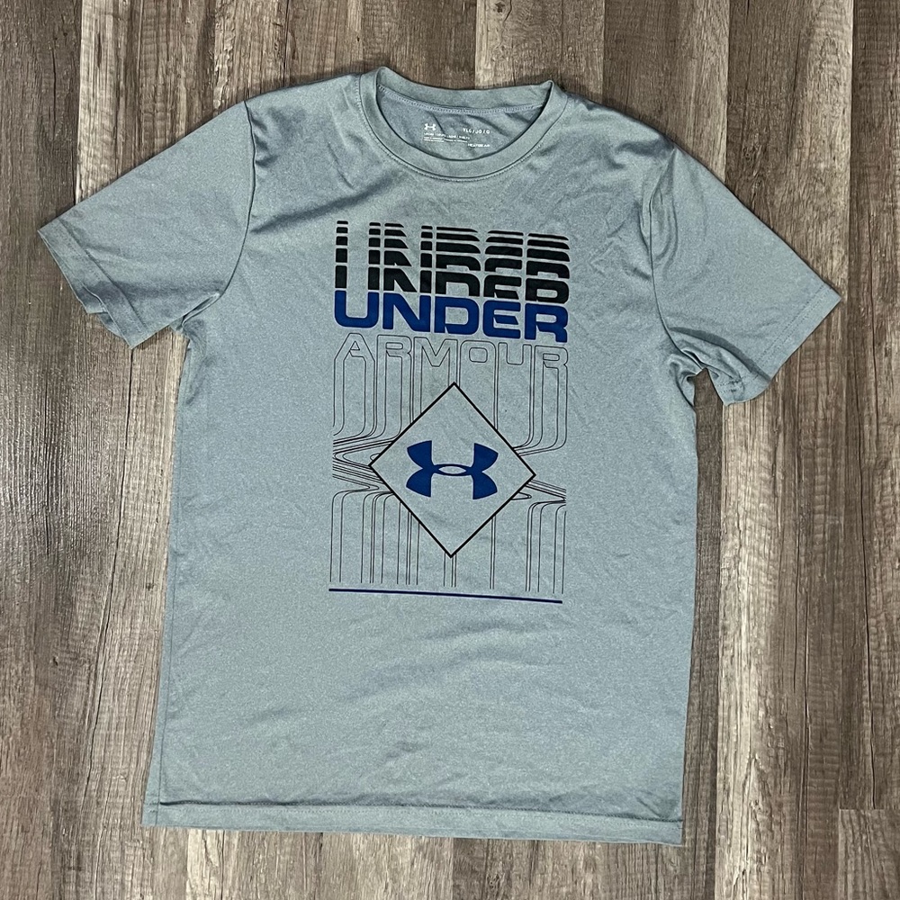 Under Armour Boy’s Shirt. Gray. Size M. (Like new)
